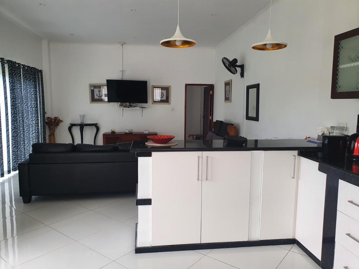 The Olive Tree Apartment Misere Luaran gambar