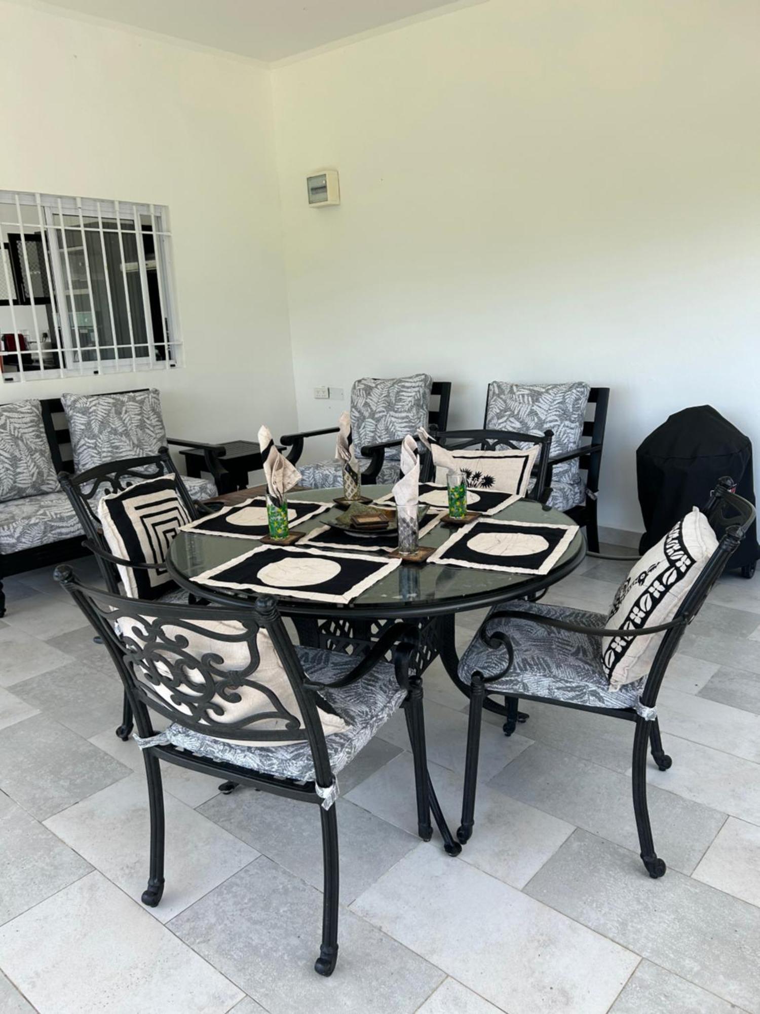 The Olive Tree Apartment Misere Luaran gambar