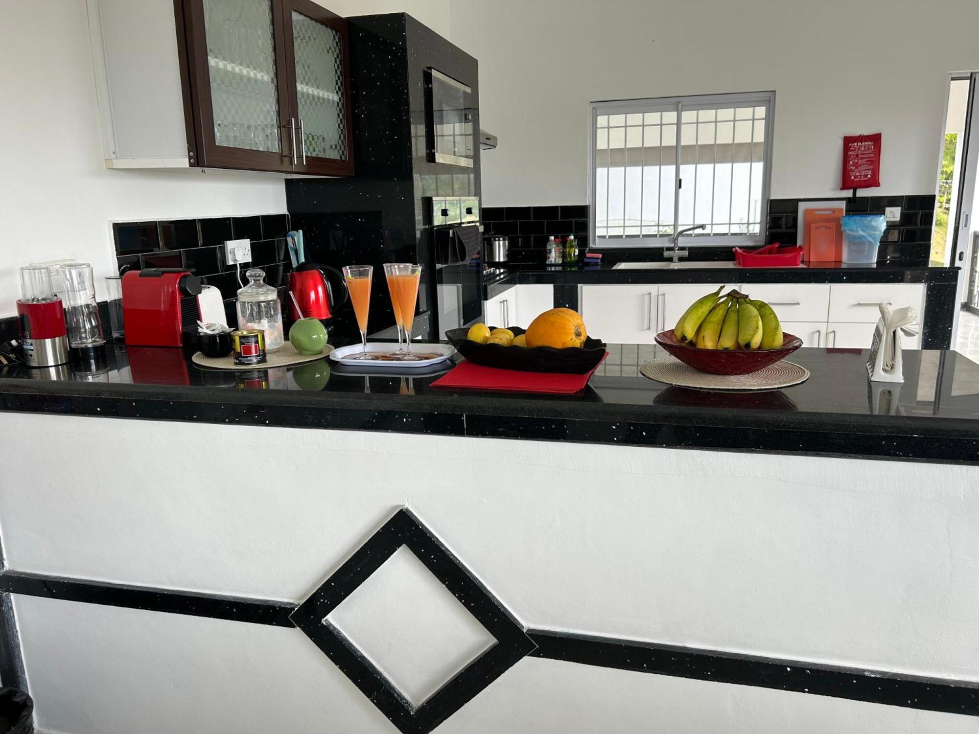 The Olive Tree Apartment Misere Luaran gambar