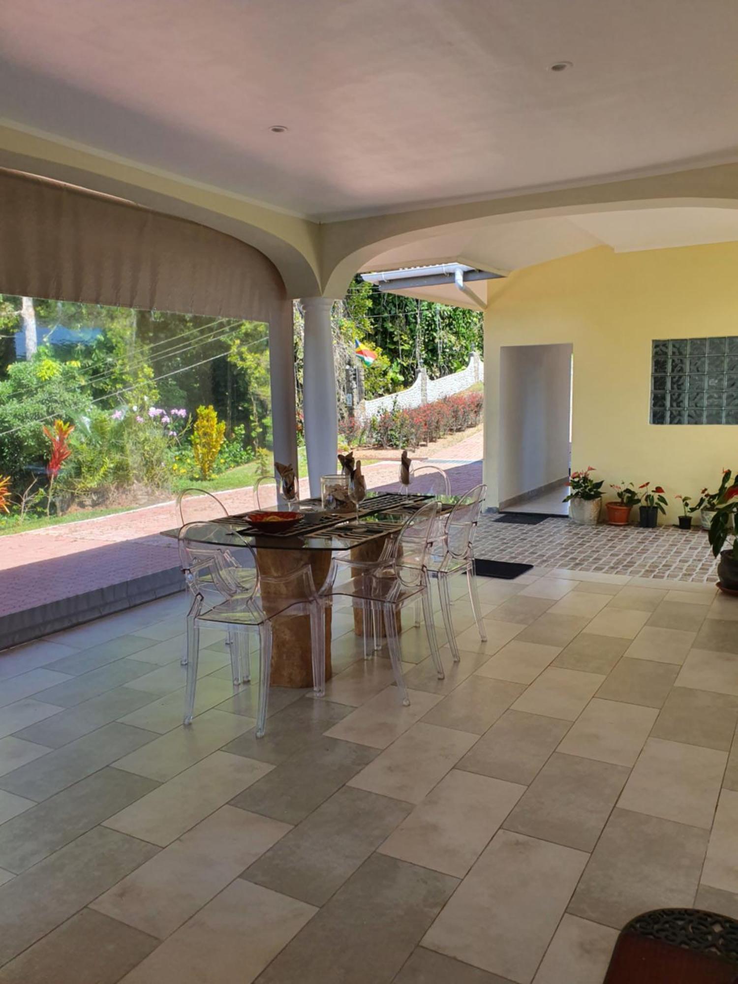 The Olive Tree Apartment Misere Bilik gambar