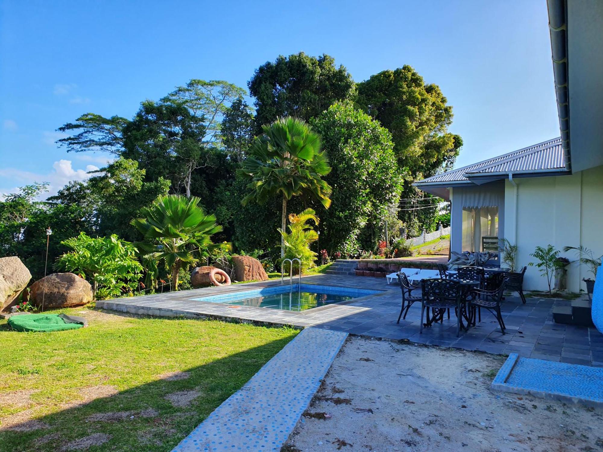 The Olive Tree Apartment Misere Bilik gambar